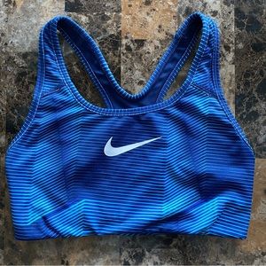 Nike Dri-Fit Swoosh Sports Bra
